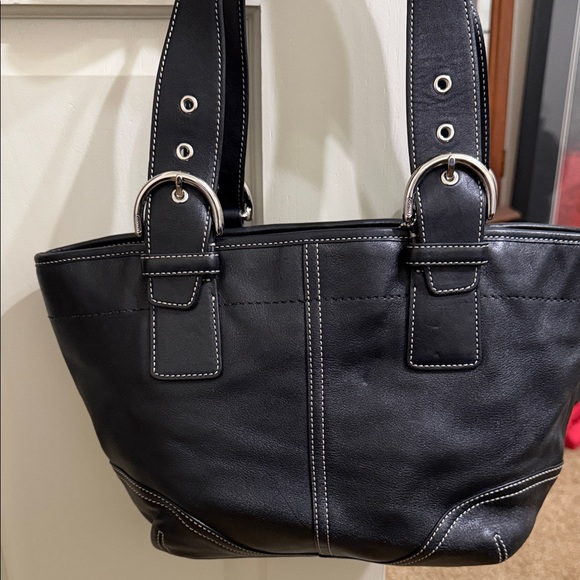 Handbags - Coach Elegant Black Leather Tote Bag